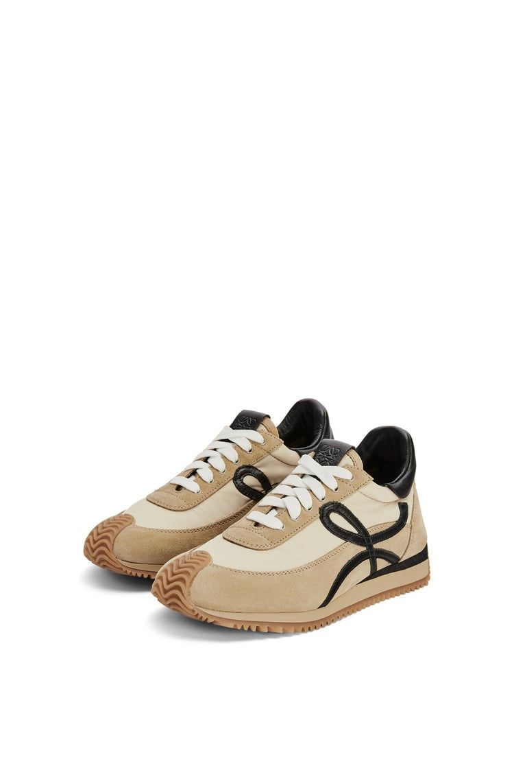 Flow Runner in nylon and suede