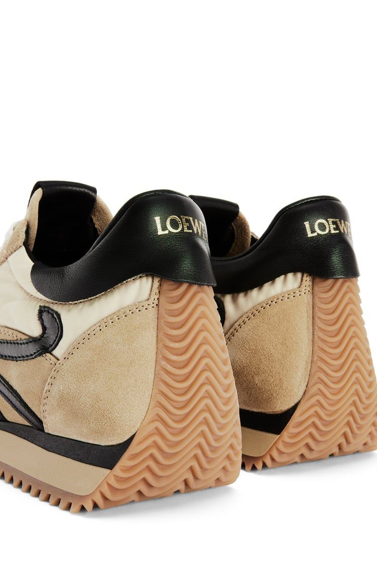 Flow Runner in nylon and suede