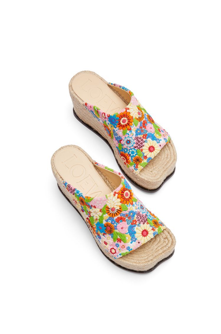 Petal espadrille slide in embroidered canvas