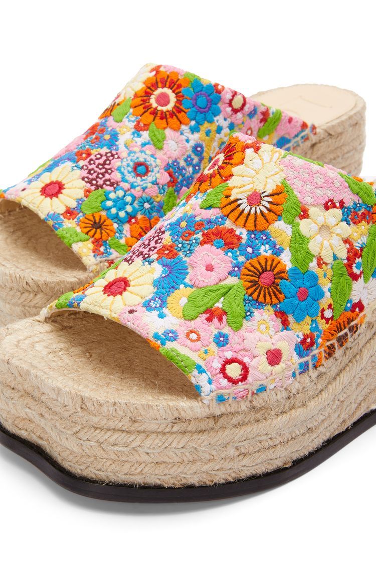 Petal espadrille slide in embroidered canvas
