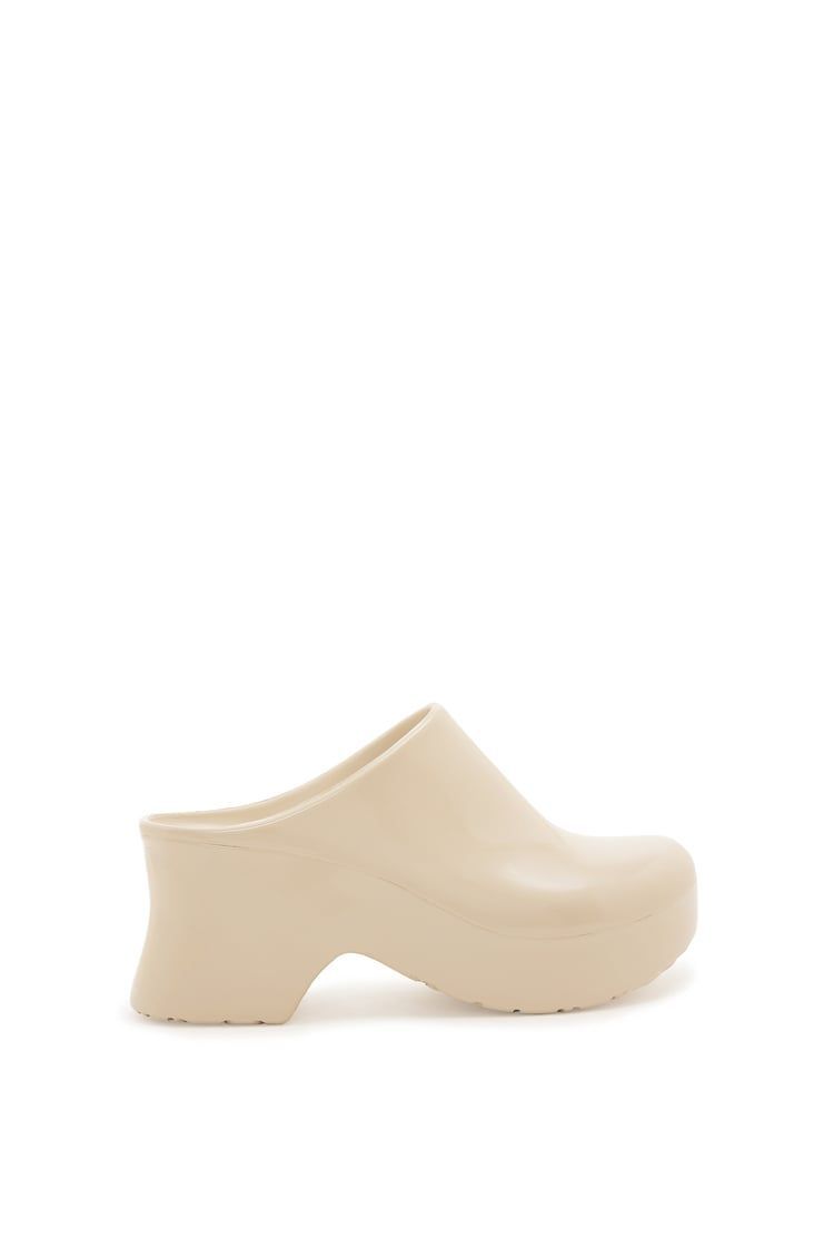 Foam clog in light foam rubber