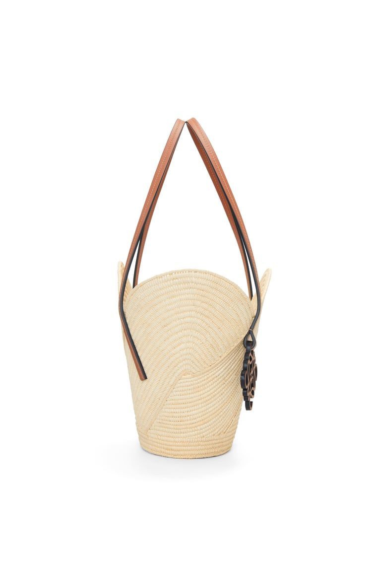Petal basket bag in raffia and calfskin