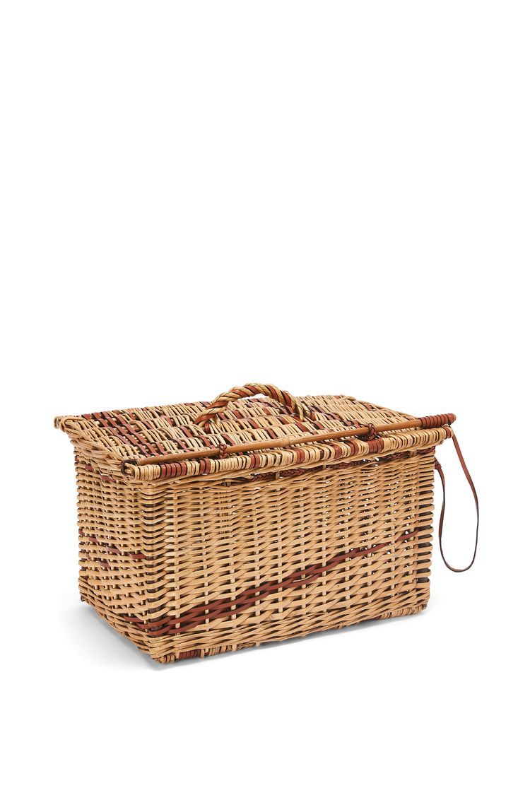 Chest basket in wicker and leather