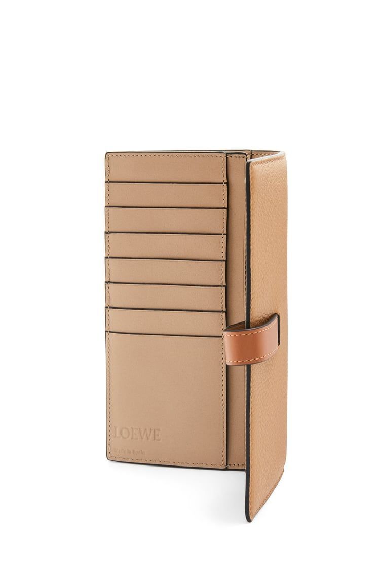 Large vertical wallet in grained calfskin