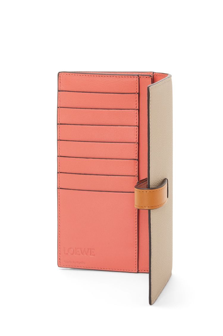 Large vertical wallet in grained calfskin