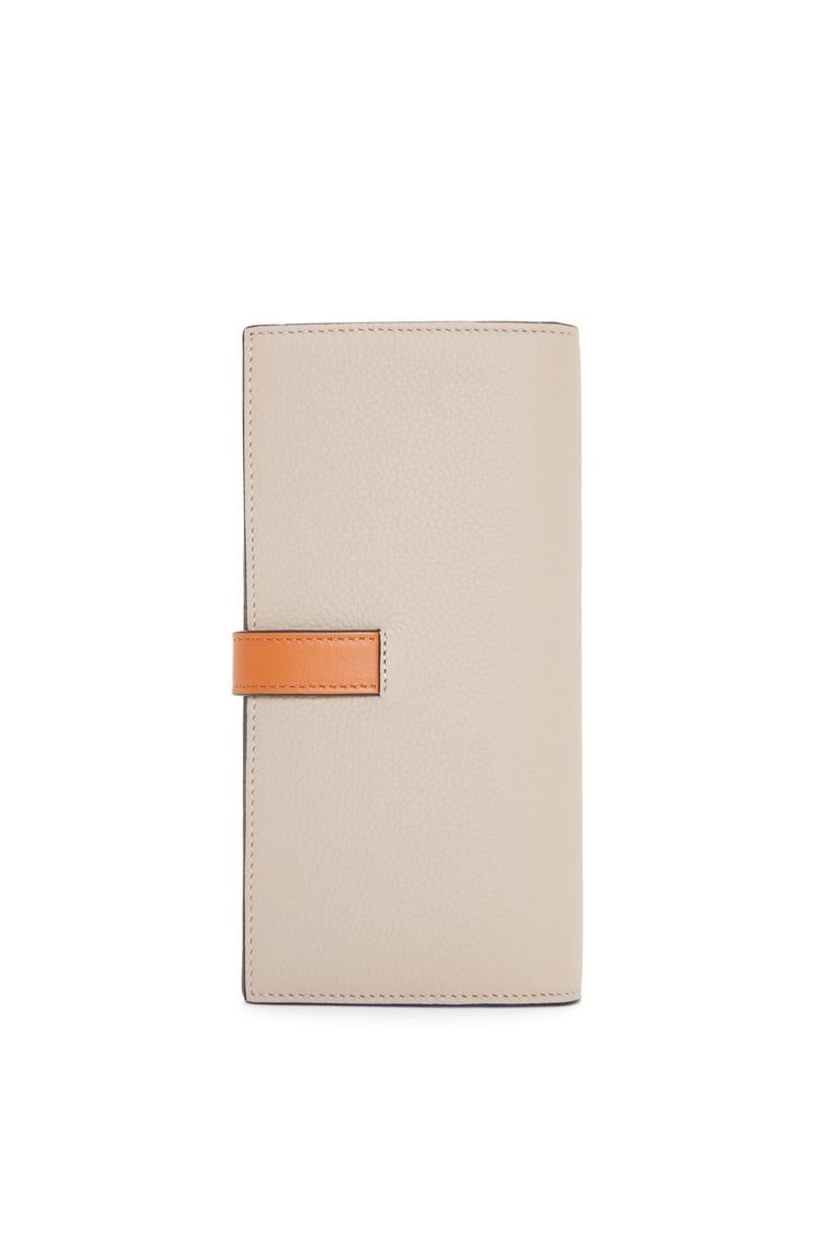 Large vertical wallet in grained calfskin