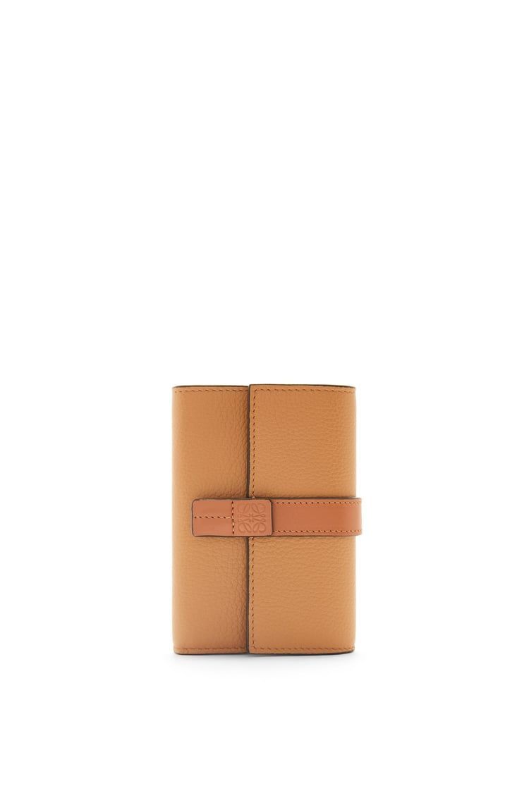Small vertical wallet in soft grained calfskin
