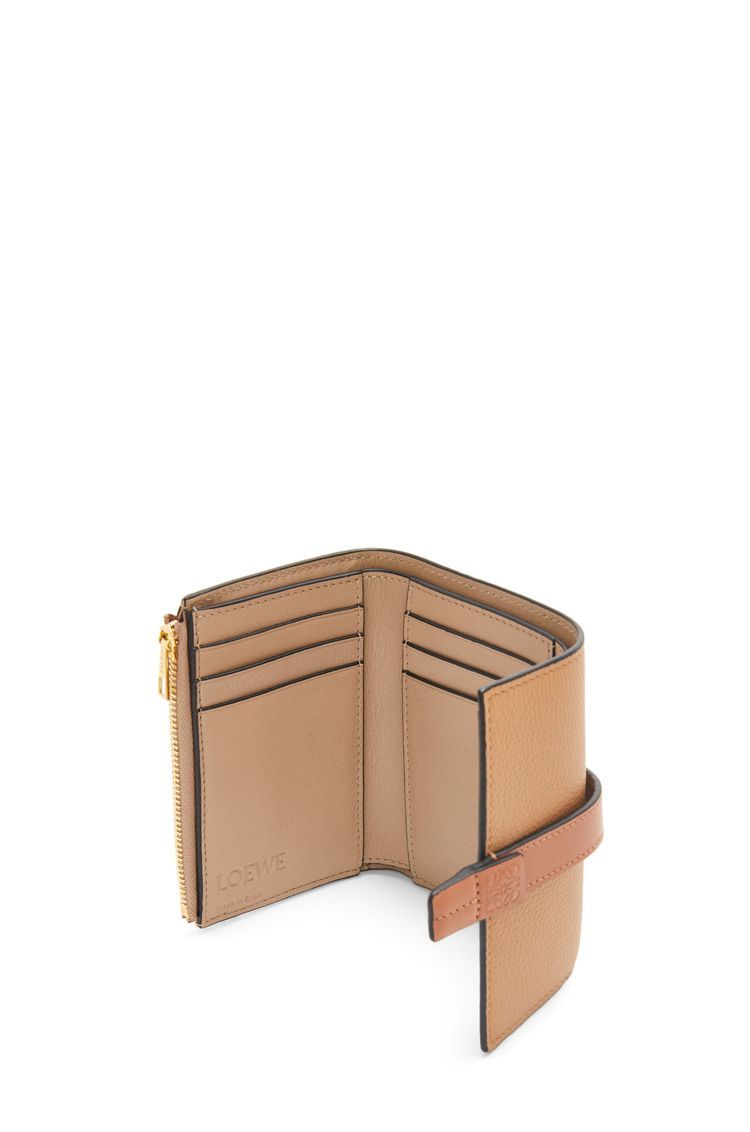 Small vertical wallet in soft grained calfskin