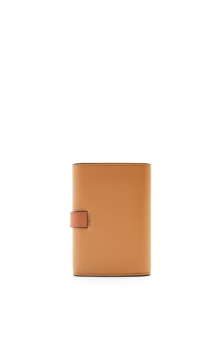 Small vertical wallet in soft grained calfskin