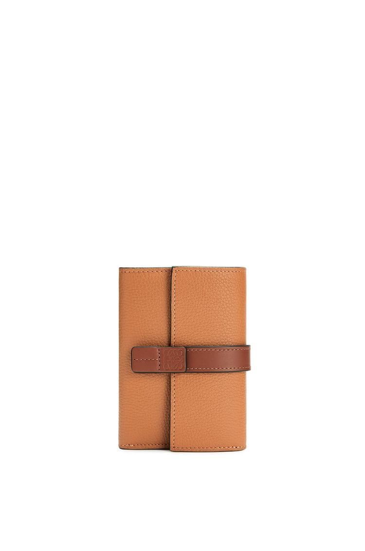 Small vertical wallet in soft grained calfskin