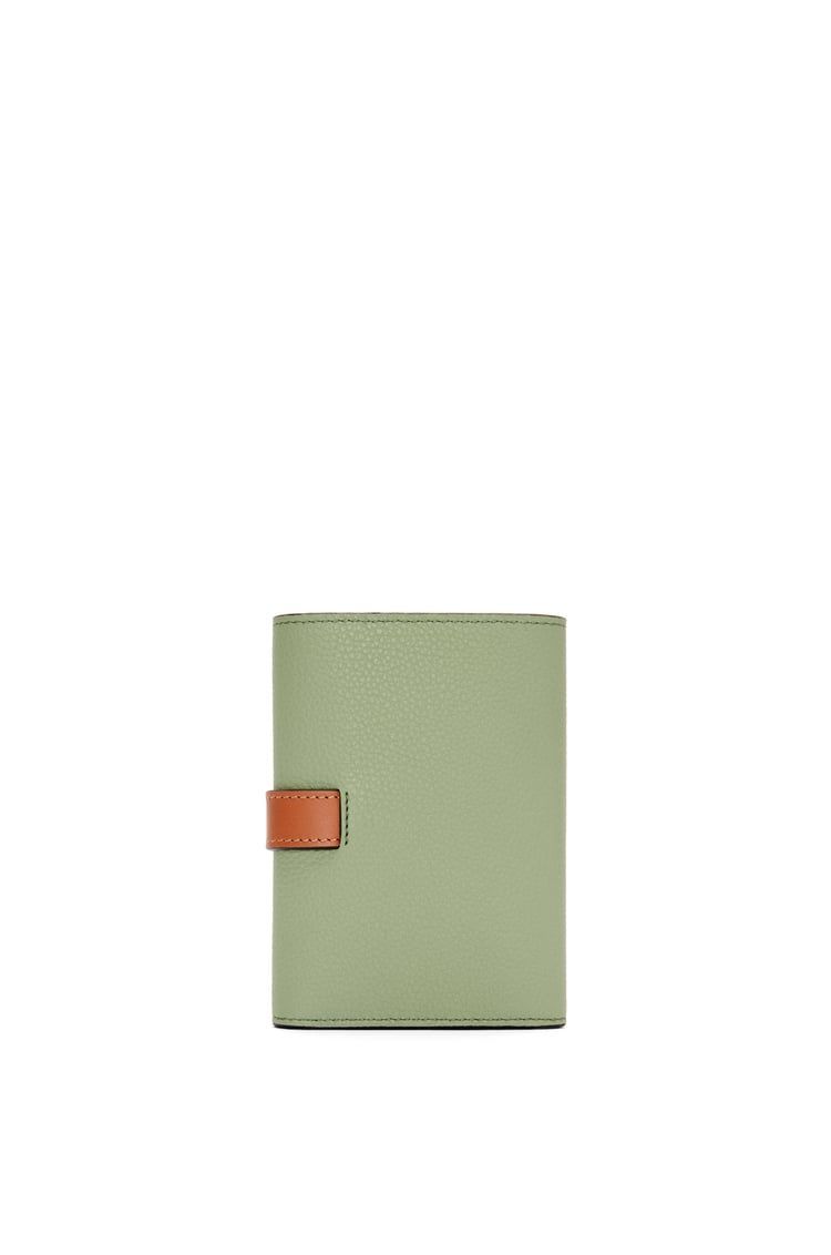 Small vertical wallet in soft grained calfskin