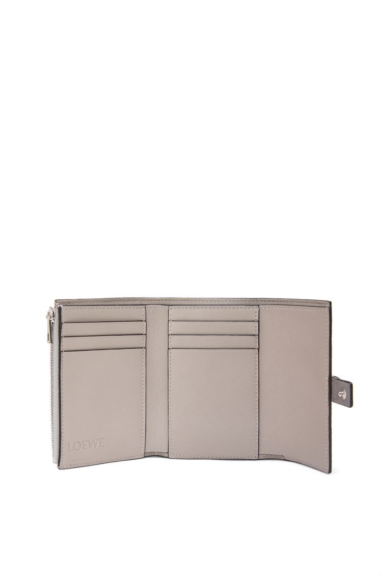 Small vertical wallet in soft grained calfskin