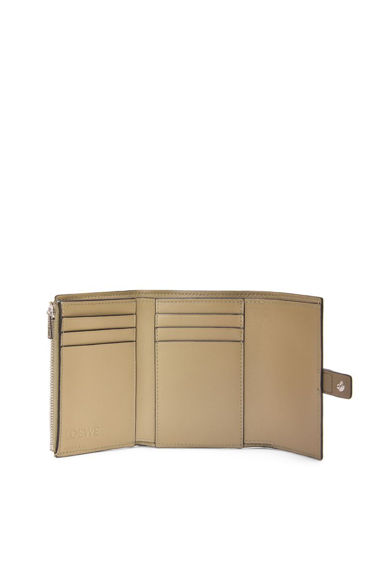 Small vertical wallet in soft grained calfskin