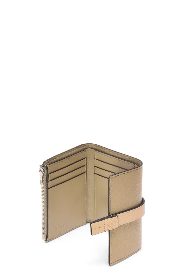 Small vertical wallet in soft grained calfskin