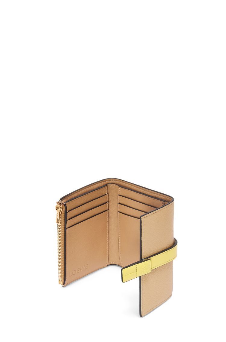 Small vertical wallet in soft grained calfskin