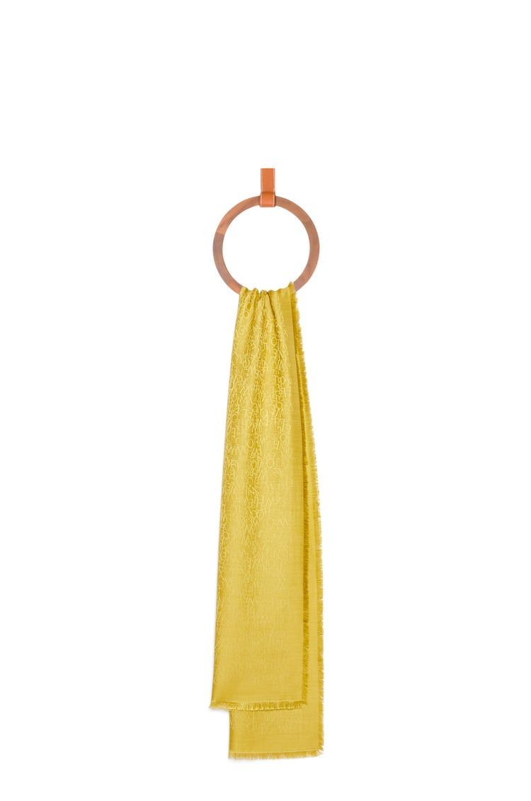 Scarf in silk and wool