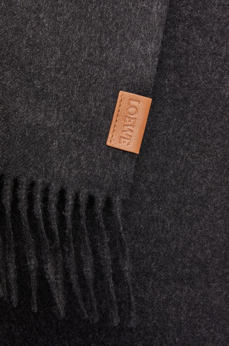 Scarf in cashmere