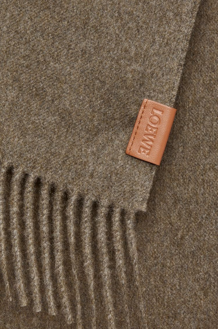 Scarf in cashmere