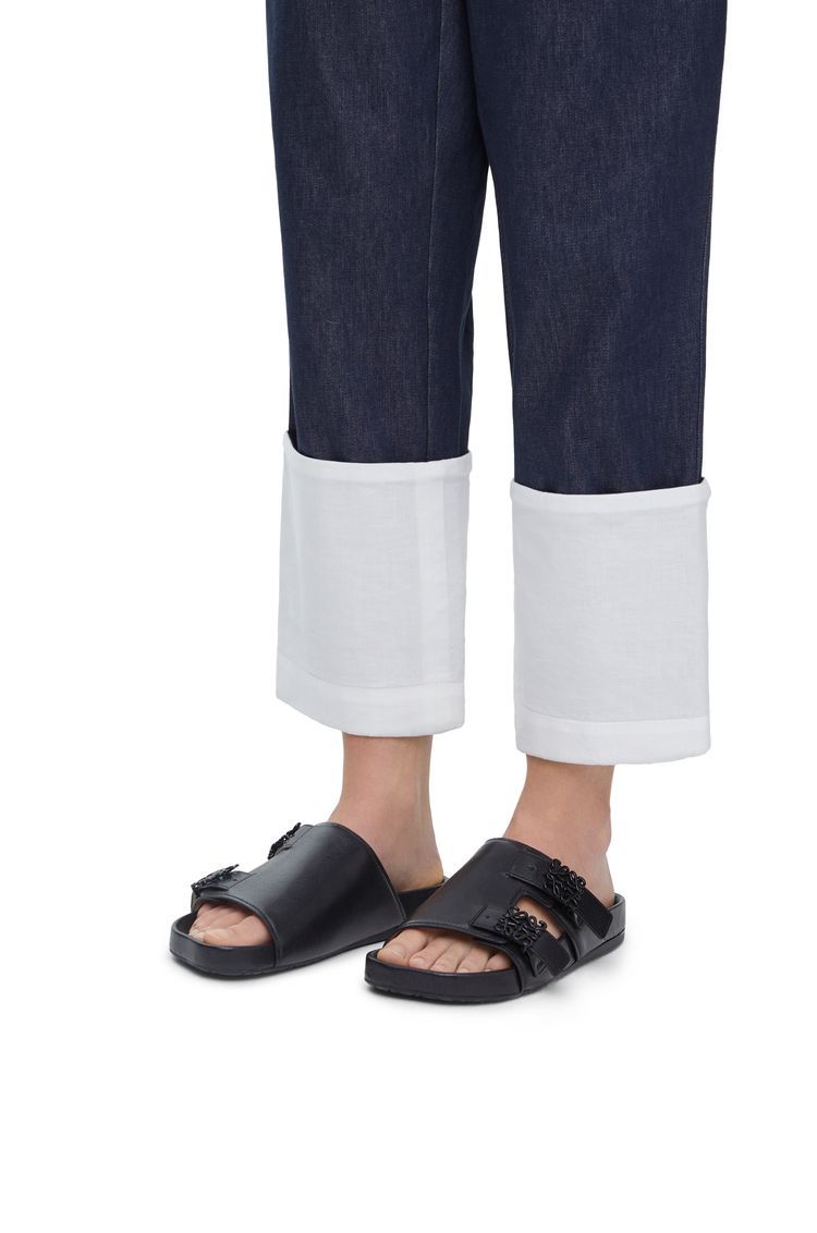 Ease slide in goatskin
