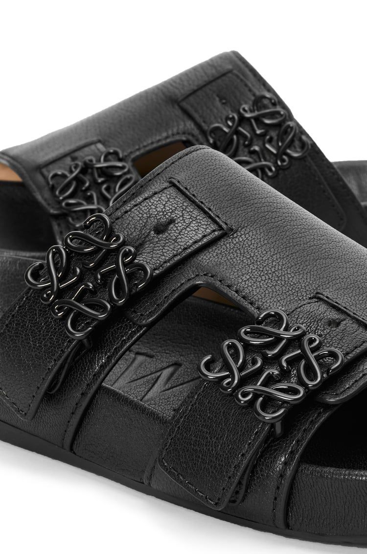 Ease slide in goatskin