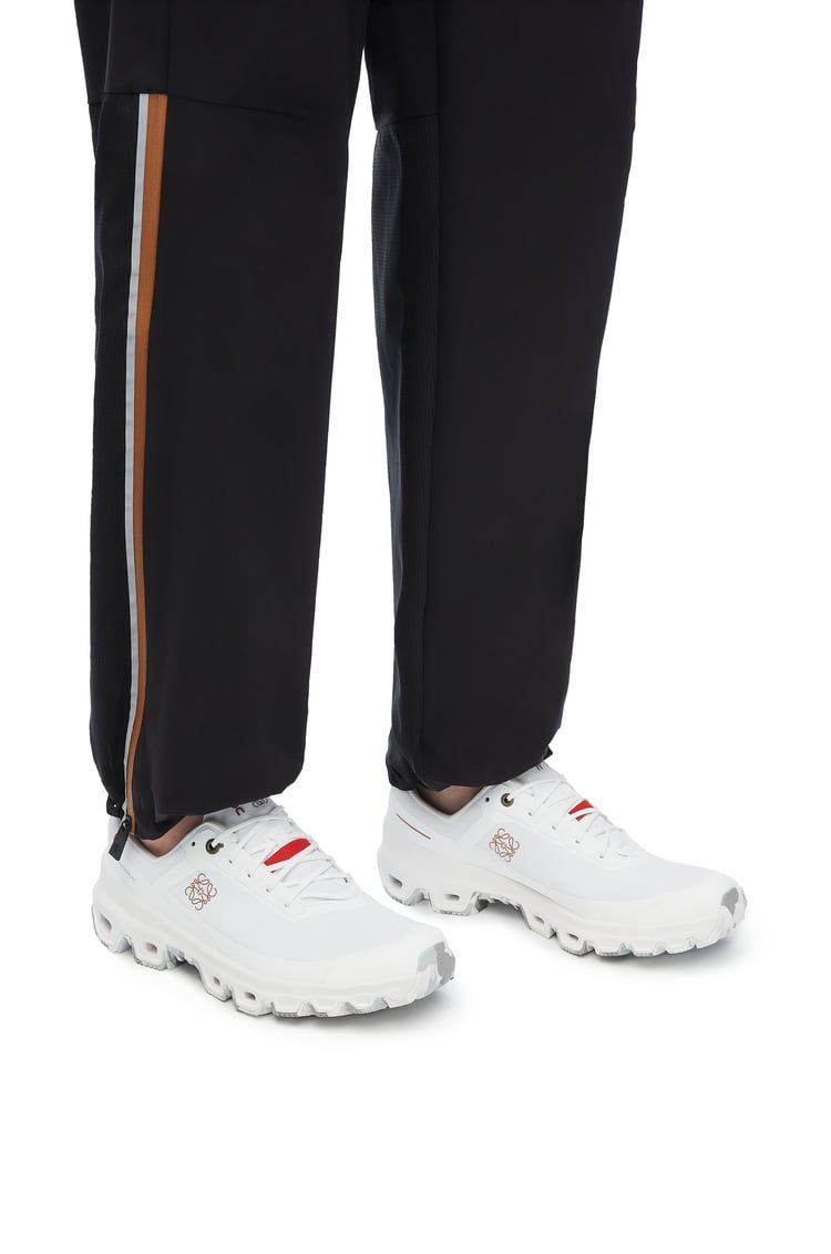 Cloudventure sneaker