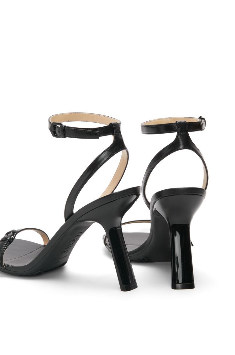 Petal sandal in lambskin