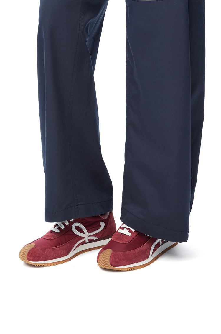 Flow Runner in nylon and suede