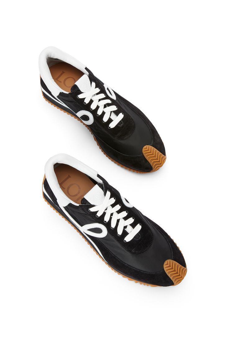 Flow Runner in nylon and suede