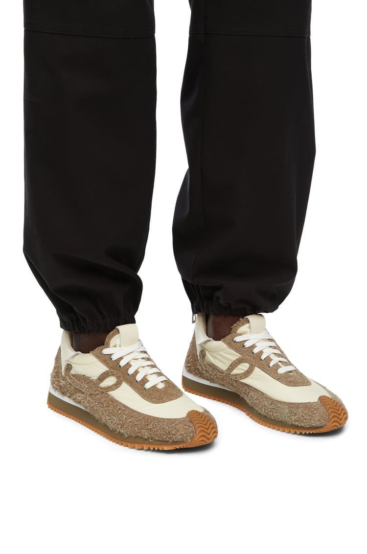 Flow Runner in nylon and suede