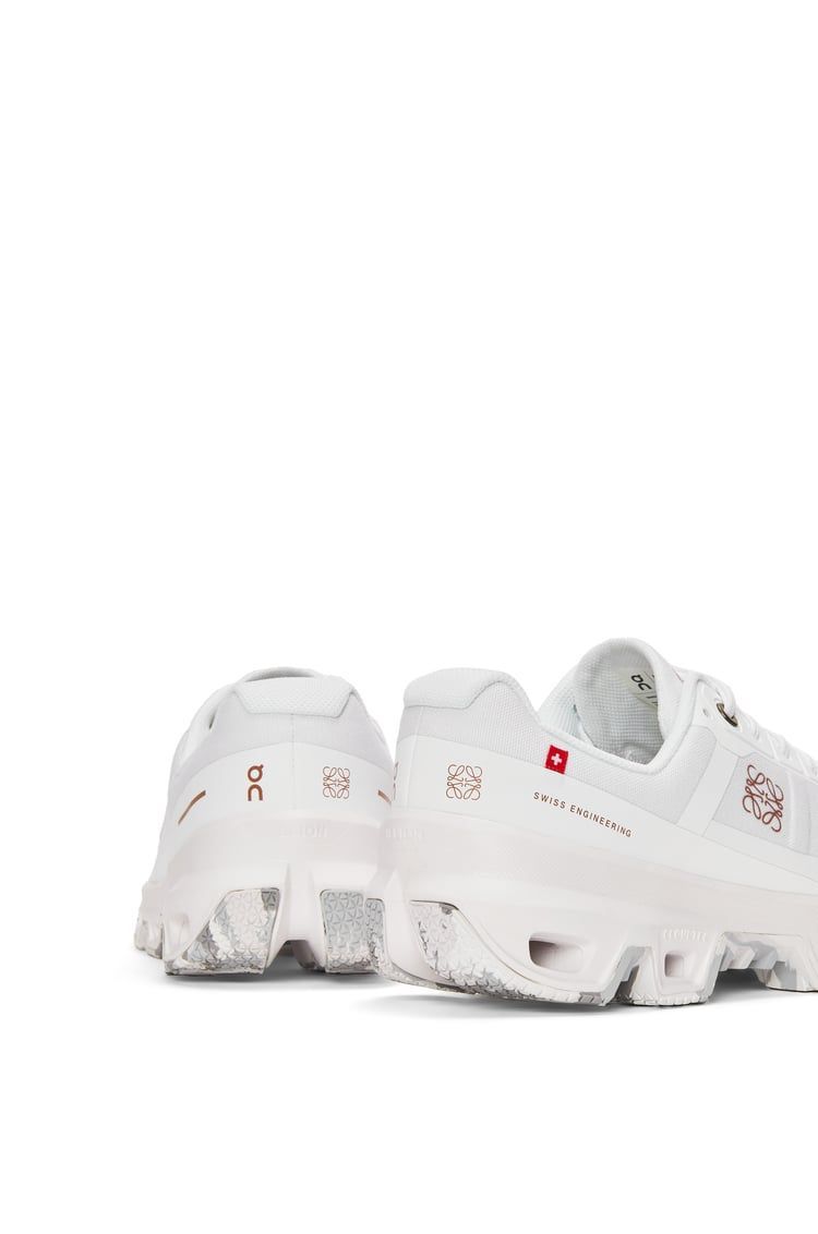 Cloudventure sneaker