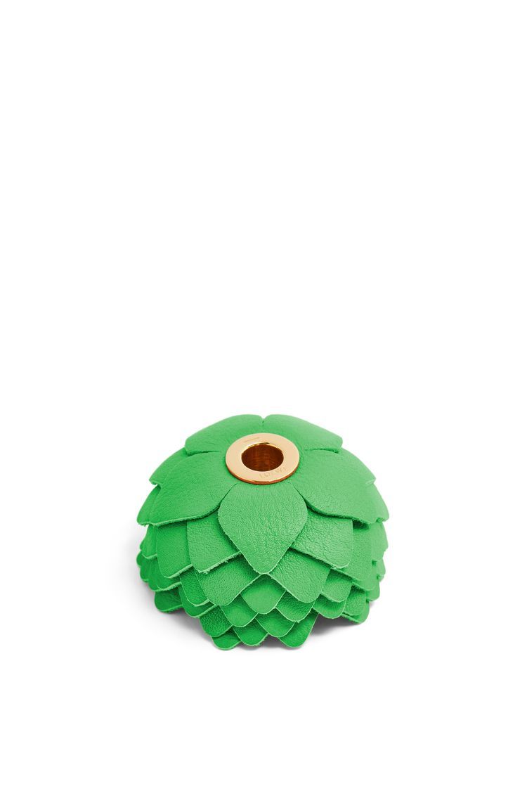 Small flower charm in calfskin and brass