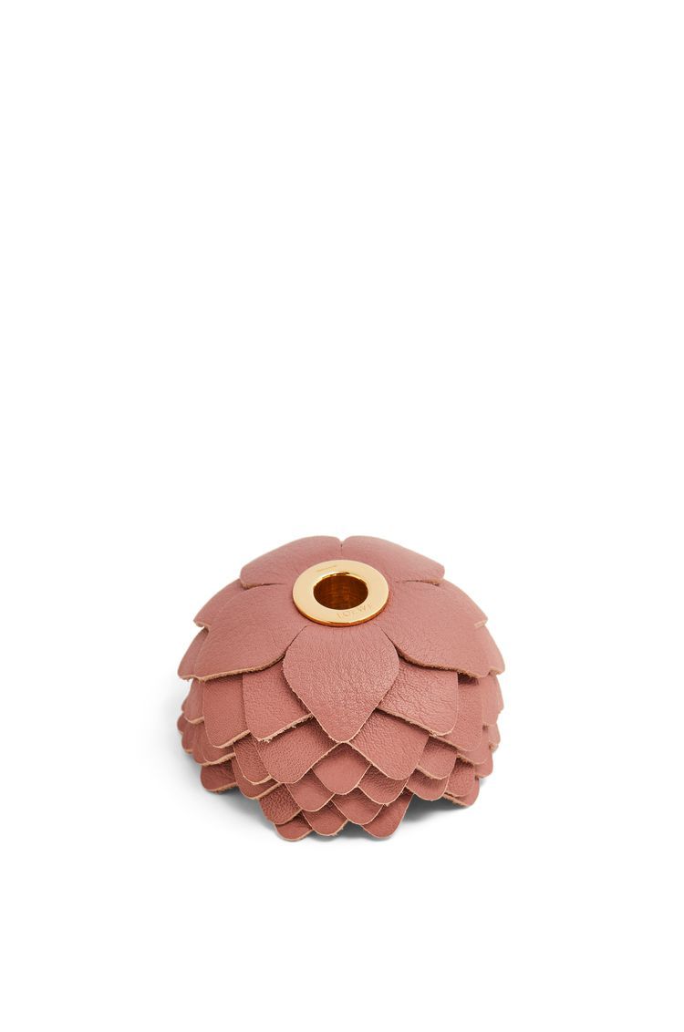 Small flower charm in calfskin and brass