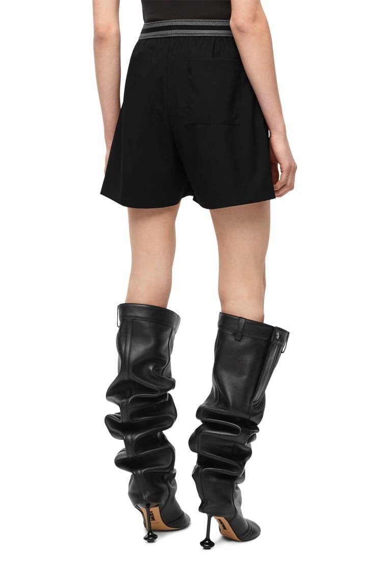 Shorts in wool