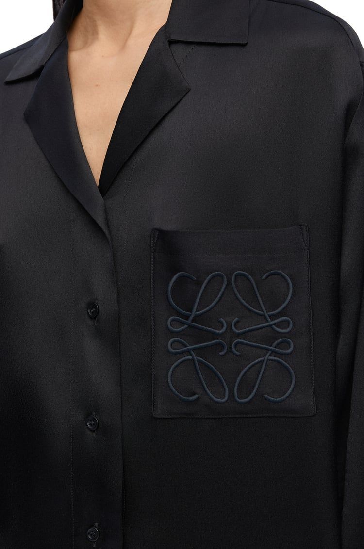 Pyjama blouse in silk