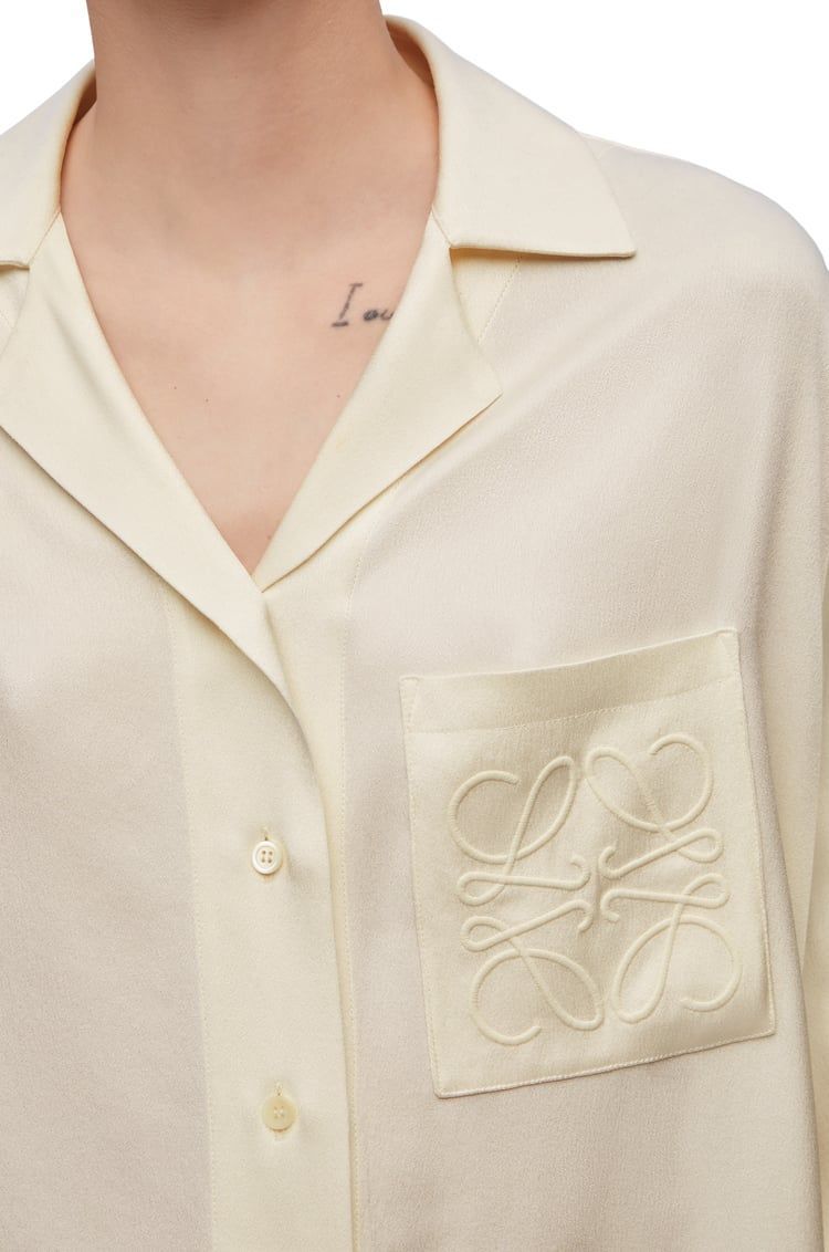 Pyjama blouse in silk