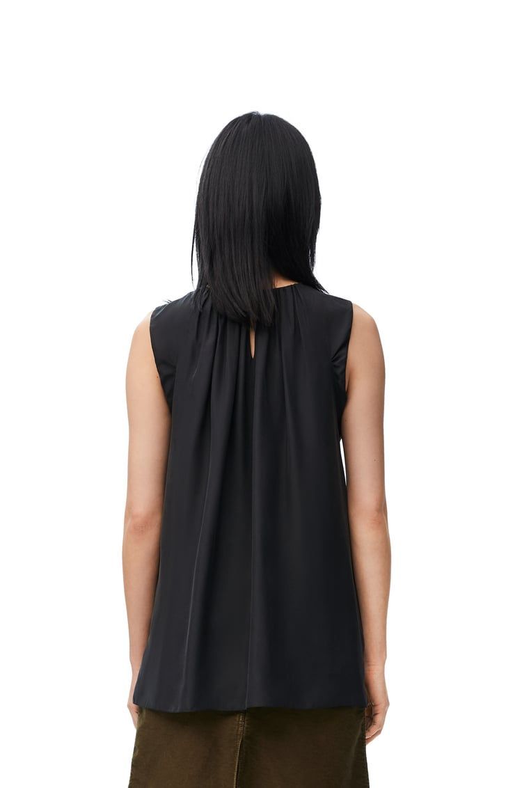 Chain top in silk