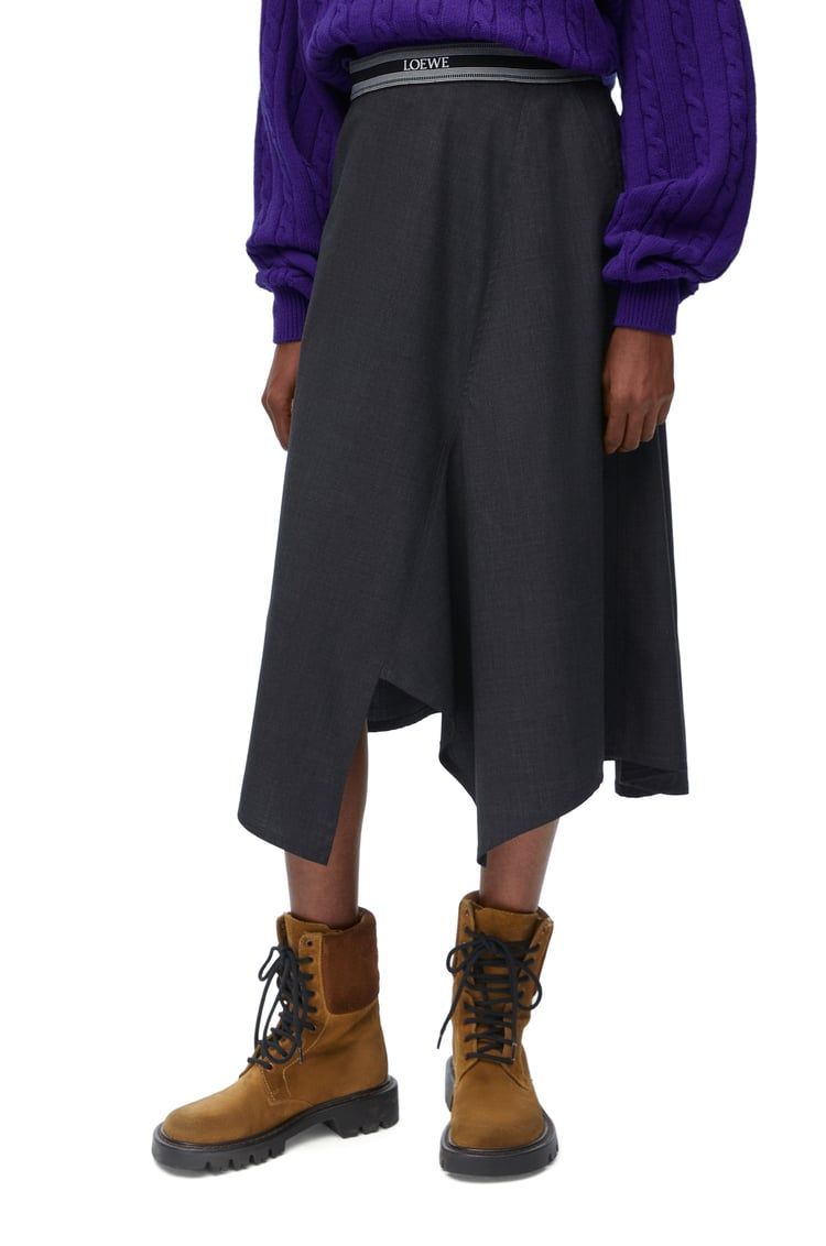 Asymmetric skirt in wool