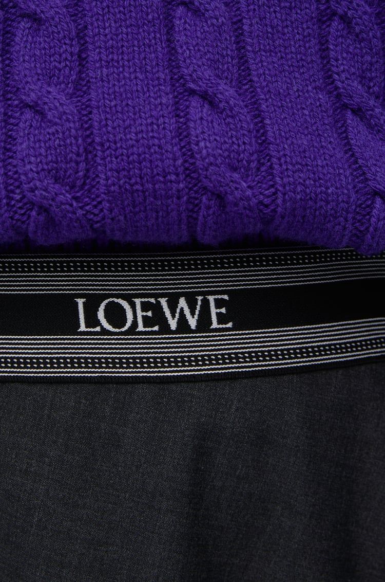 Asymmetric skirt in wool