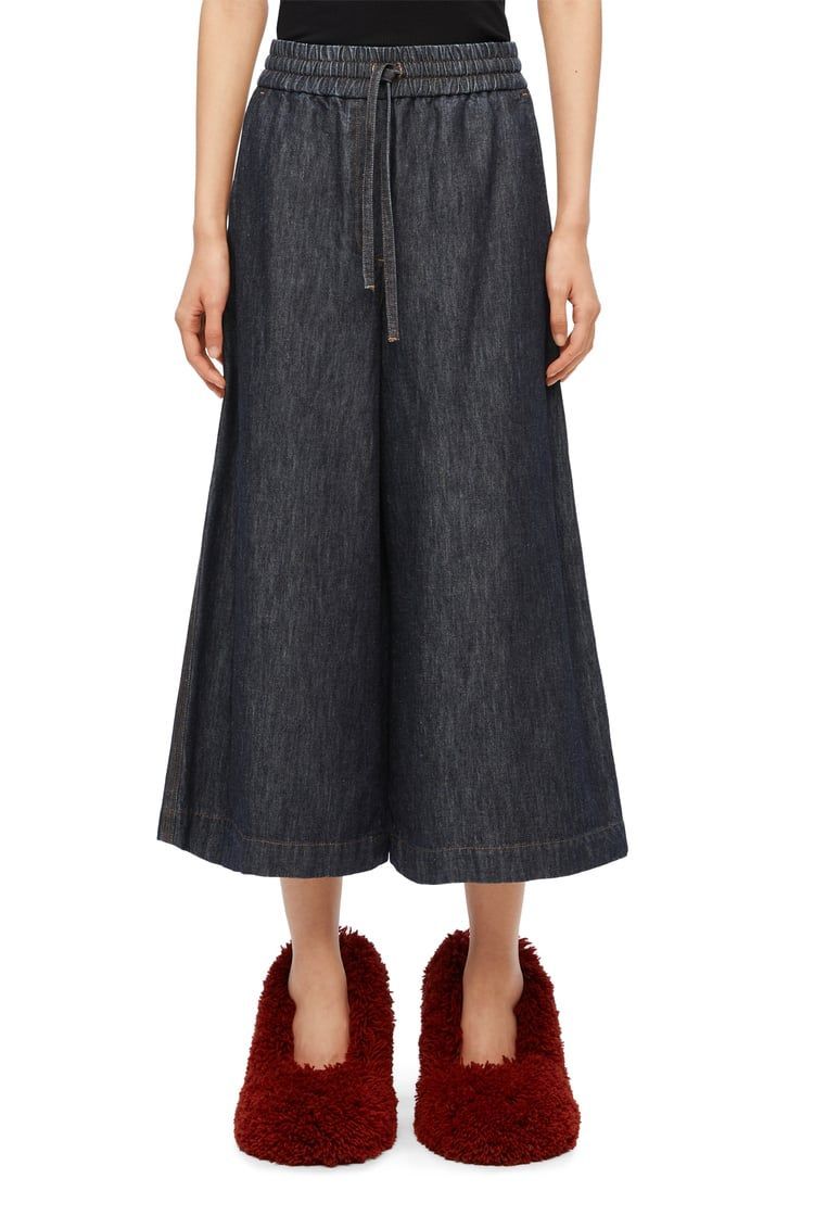 Cropped trousers in denim