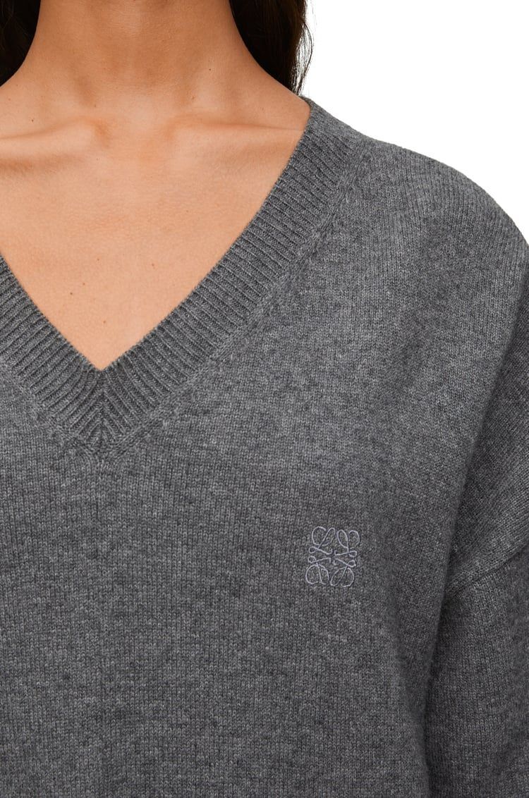 Asymmetric sweater in cashmere