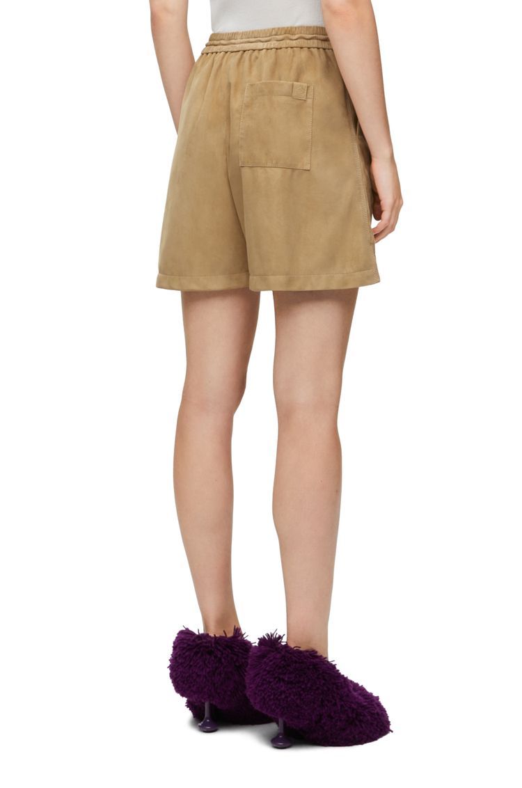 Shorts in suede