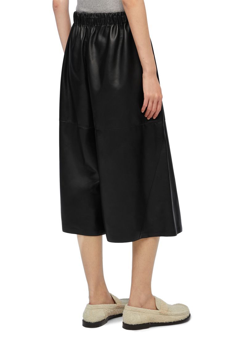 Cropped trousers in nappa lambskin
