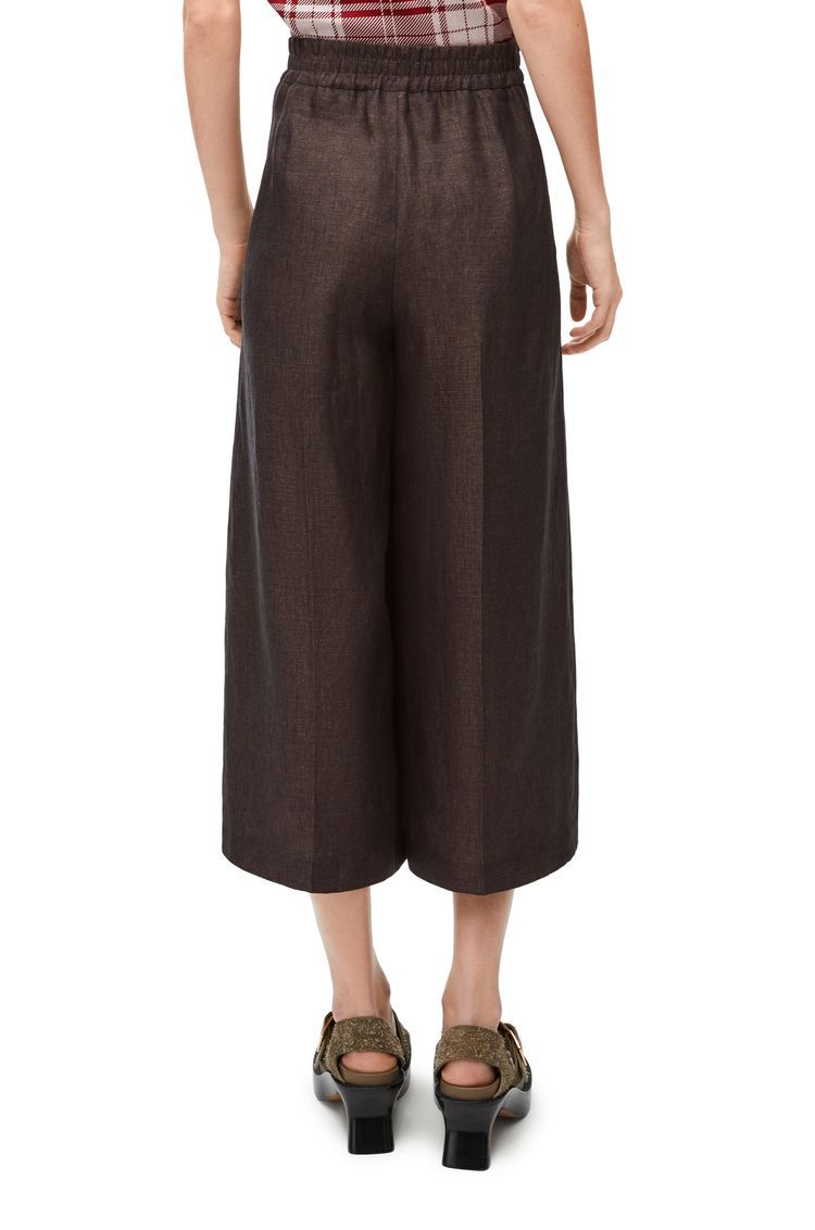 Cropped trousers in linen