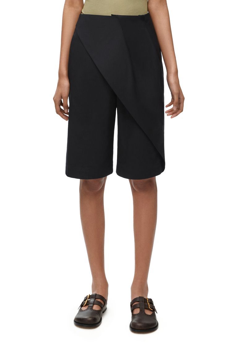 Pleated shorts in cotton
