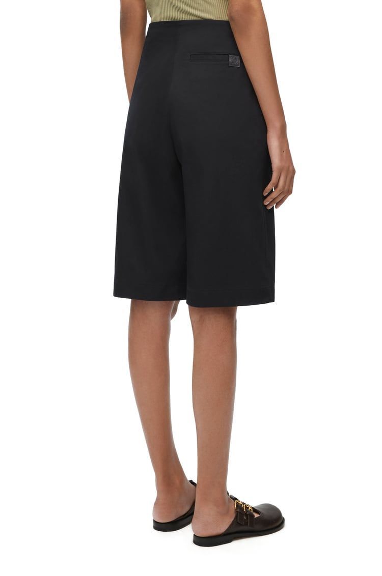 Pleated shorts in cotton