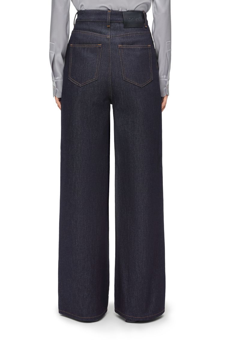 High waisted jeans in denim
