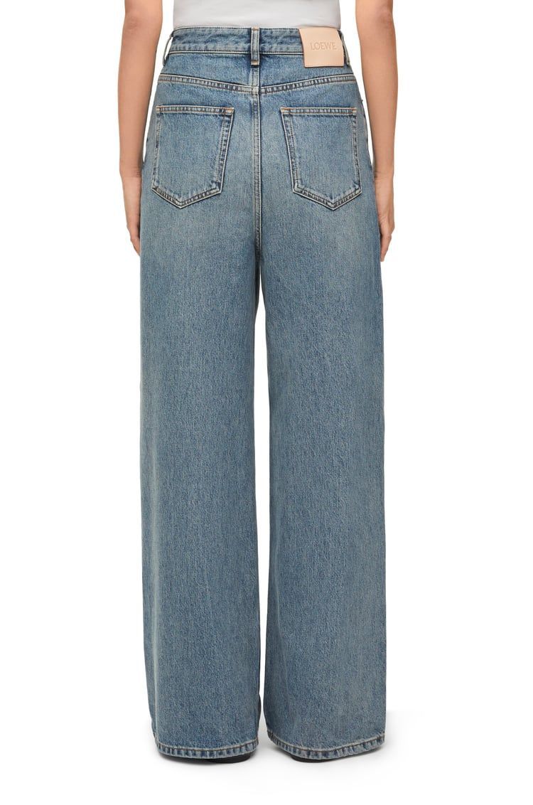 High waisted jeans in denim