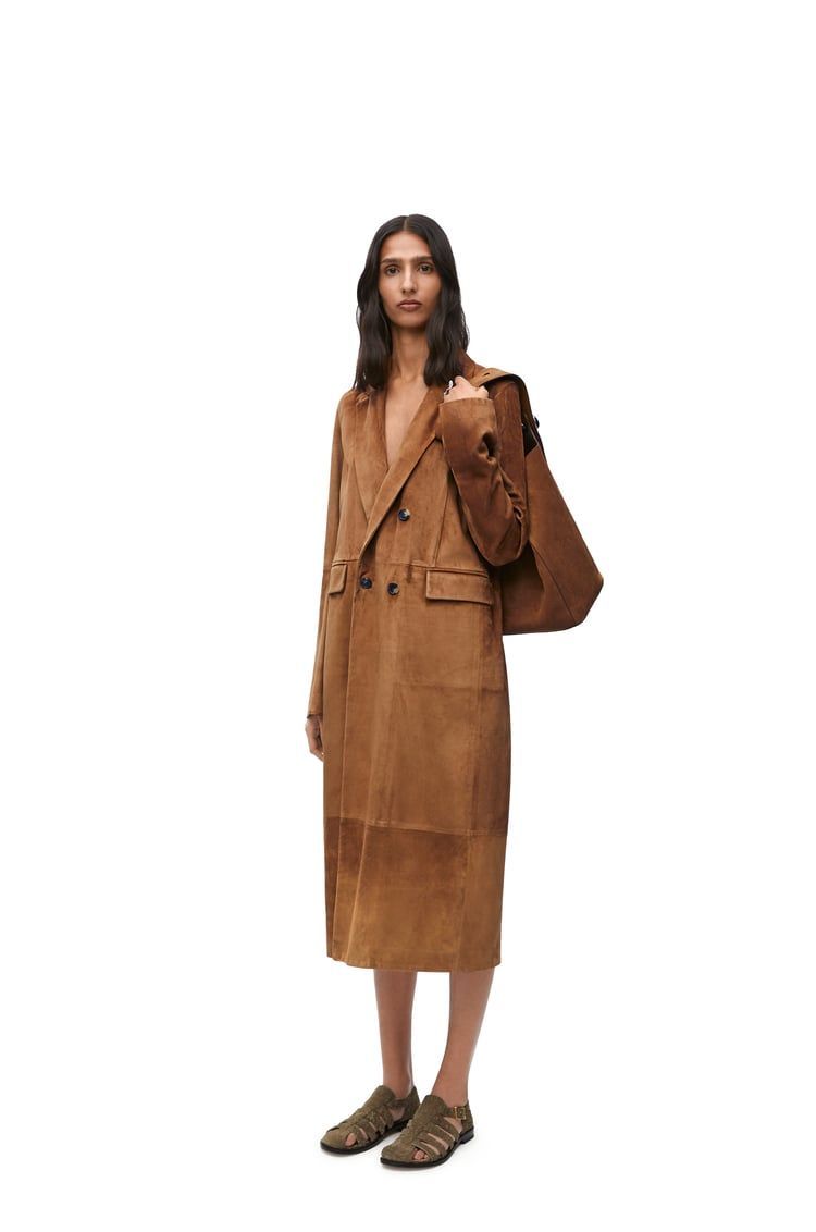 Double breasted coat in suede calfskin