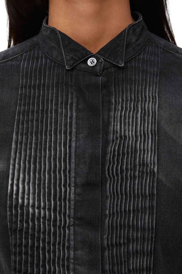 Pleated shirt in denim