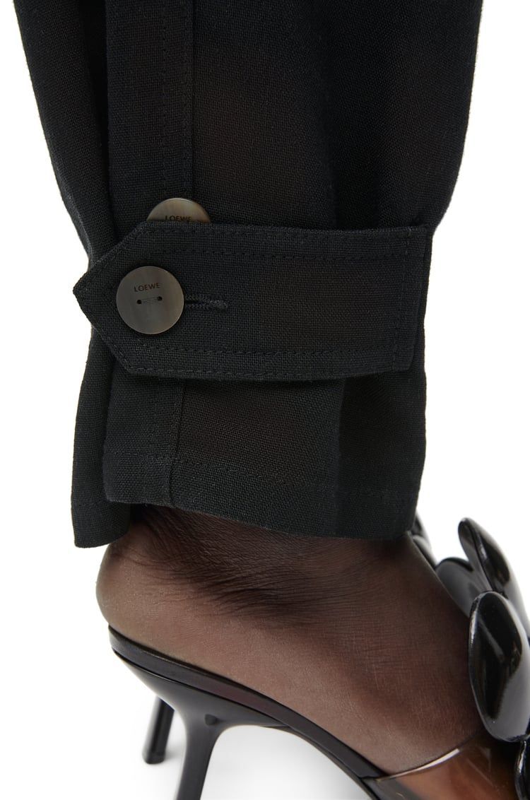 Cargo trousers in viscose and linen